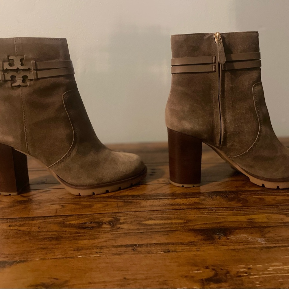 Tory burch Leigh 90mm Lug Sole Bootie - Picture 2 of 10